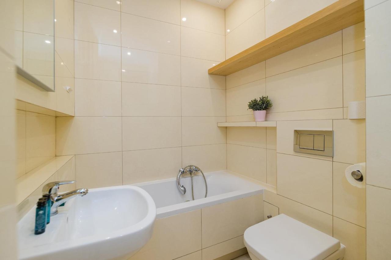 Shortstaypoland Plac Dabrowskiego B140 Varşova Dış mekan fotoğraf